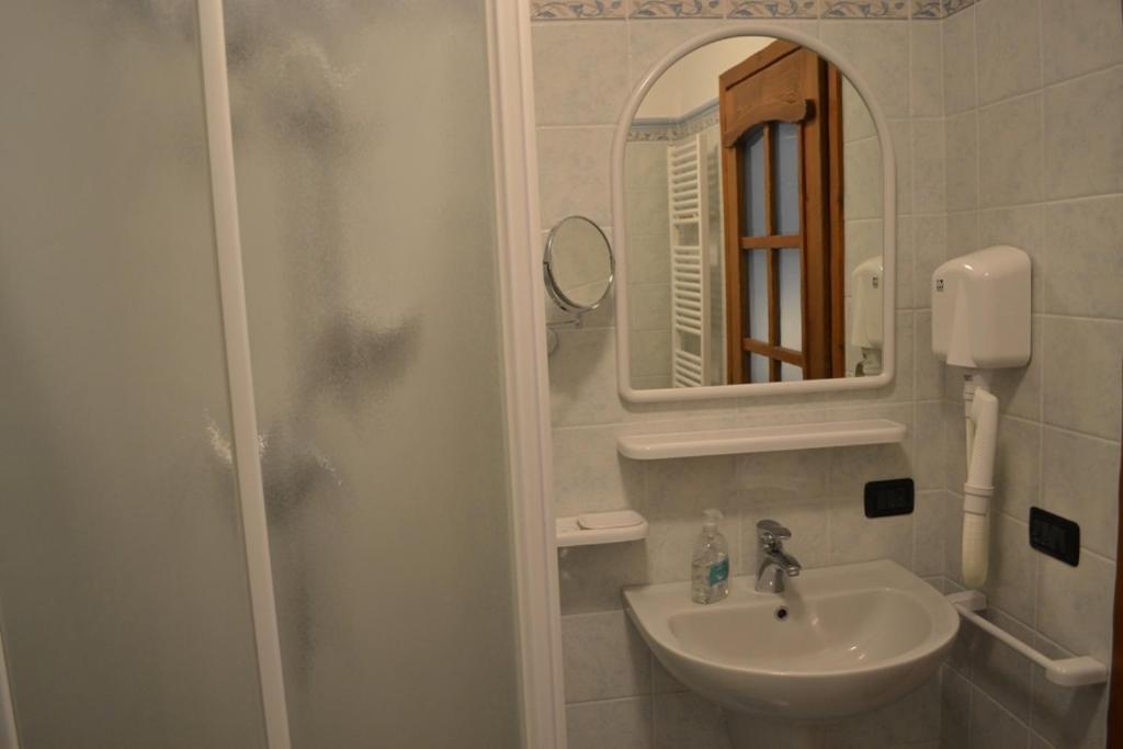 Maison Sam' Suffy Challand Saint Victor Room photo